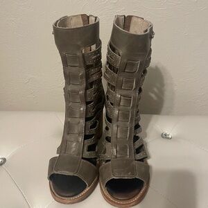 Freebird Lotus Sandals